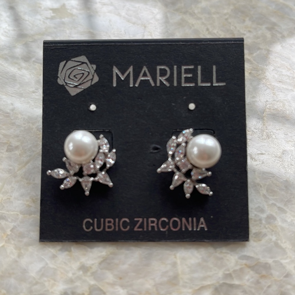 Mariell CZ and faux pearl earrings - Picture 4 of 6